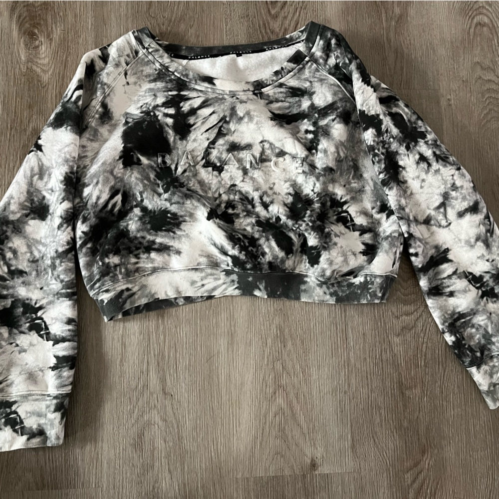 Balance athletica/vitality essence crop crew xl
